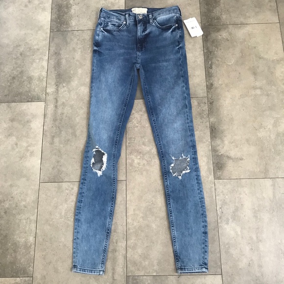 Free People Denim - NEW free people busted knee blue skinny jeans 25L